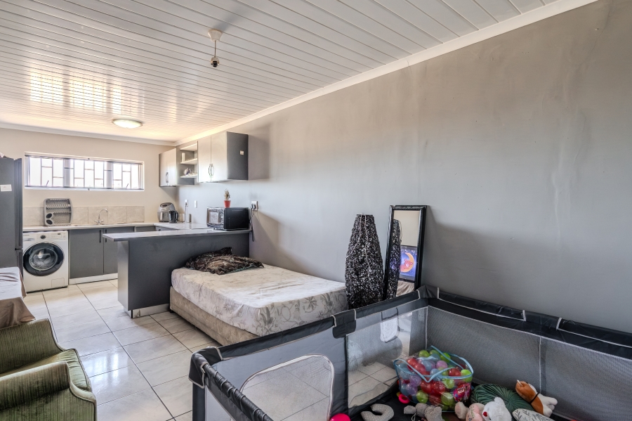 5 Bedroom Property for Sale in Ottery Western Cape